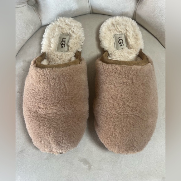 UGG Women's‎ Cozy Cream Slippers - Picture 1 of 9